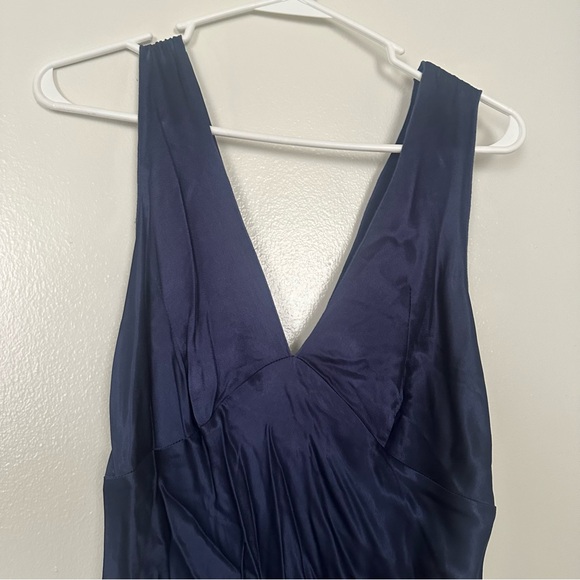 Navy blue silky Monique dress - Picture 2 of 5
